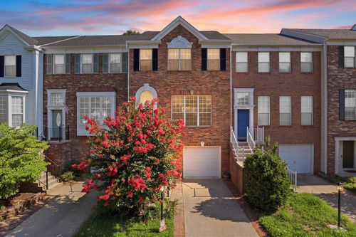 47606 Watkins Island Sq, STERLING, VA, 20165-7483 | Card Image