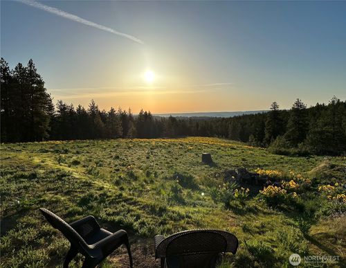 221 Nancy Ln, Chelan, WA, 98816-9895 | Card Image