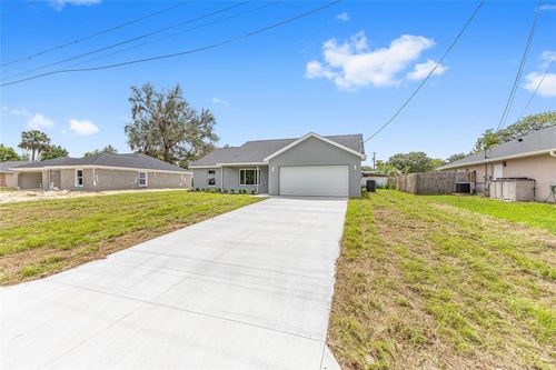 654 Ne 130th Ct, SILVER SPRINGS, FL, 34488-3720 | Card Image