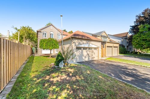 4 Radford Dr, Ajax, ON, L1T1V9 | Card Image