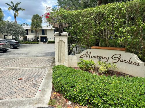 26-8617 Sw 68th Ct, Pinecrest, FL, 33156-1195 | Card Image