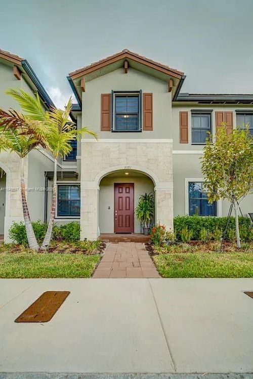 0-3371 W 106th Ter, Hialeah, FL, 33018-4621 | Card Image
