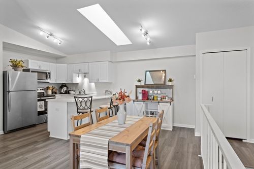 1030 Pond View Ct, Vadnais Heights, MN, 55127-3620 | Card Image