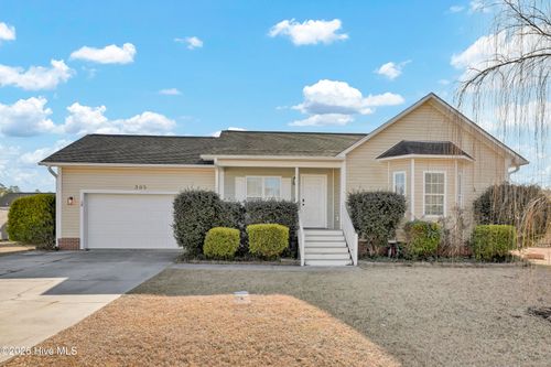 305 Pine Ridge Ln, Holly Ridge, NC, 28445-7976 | Card Image