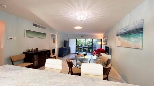 apt-203-3050 Presidential Way, West Palm Beach, FL, 33401-1108 | Card Image