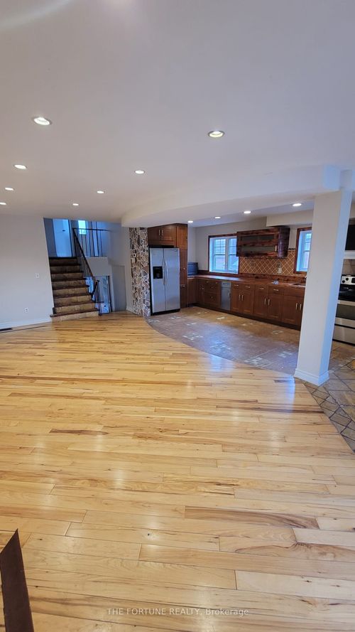 44 Rotherglen (Main) Court, Brampton, ON, L6X2S1 | Card Image