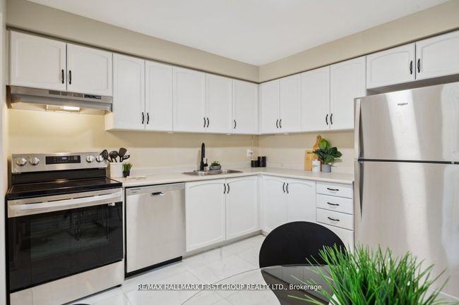 132 Timber Mill Ave, House attached with 3 bedrooms, 2 bathrooms and 1 parking in Whitby ON | Image 13