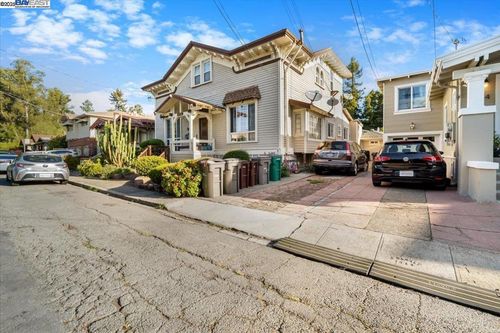 2550 Pleasant St, Oakland, CA, 94602-2124 | Card Image