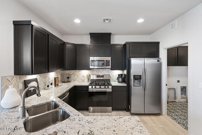 12801 Woolstone-6 | Image 8