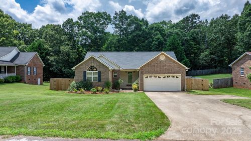 5473 Twelve Oak Ln, Conover, NC, 28613-8854 | Card Image