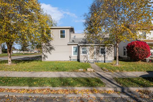 521 Spring St, Lowell, MI, 49331-1303 | Card Image