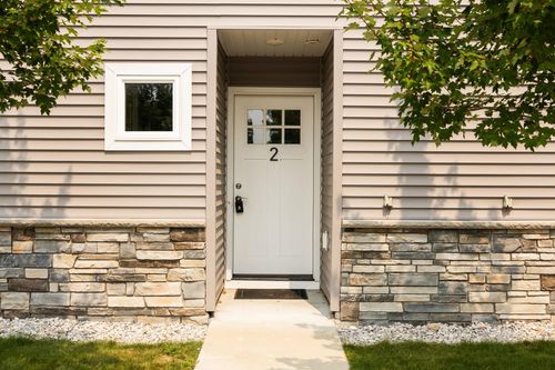 1143 E 8th St, Traverse City, MI, 49686-2999 | Card Image