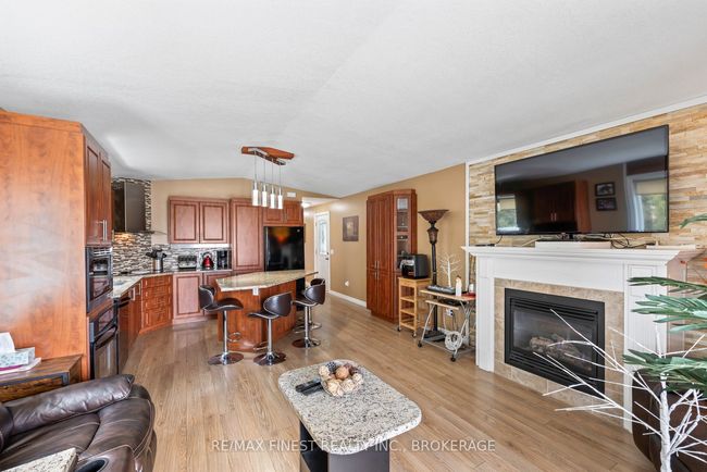 29 Cummings Rd, House other with 6 bedrooms, 5 bathrooms and 6 parking in Lyn ON | Image 22
