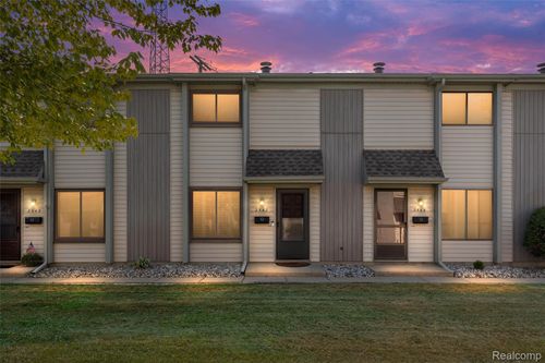 2547 Samoset Rd, Royal Oak, MI, 48073-1766 | Card Image