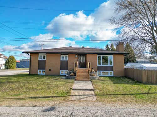 280 Arthur St, Sturgeon Falls, ON, P2B3B4 | Card Image