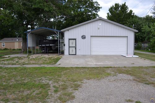 403 Lakin St, Osage City, KS, 66523 | Card Image