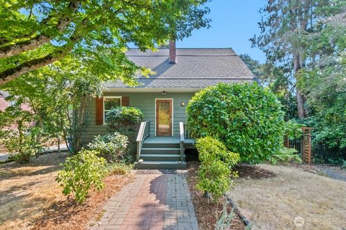 6214 24th Ave Ne, Seattle, WA, 98115-7011 | Card Image