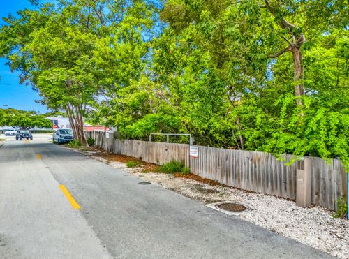 1032 Snapper Ln, Key Largo, FL, 33037-3876 | Card Image