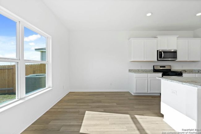10926 Lafayette Loop, House other with 4 bedrooms, 3 bathrooms and null parking in Converse TX | Image 6