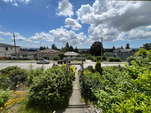 5941 Carson St, Burnaby, BC, V5J2Z8 | Card Image