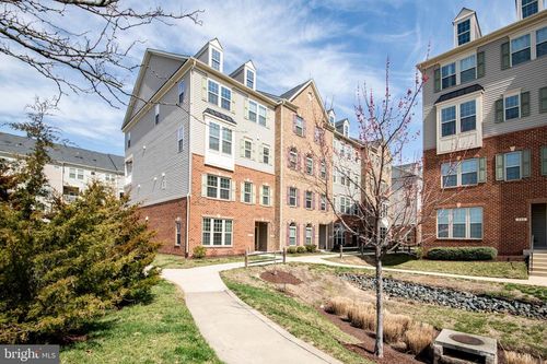 8033 Orchard Grove Rd, ODENTON, MD, 21113-3404 | Card Image