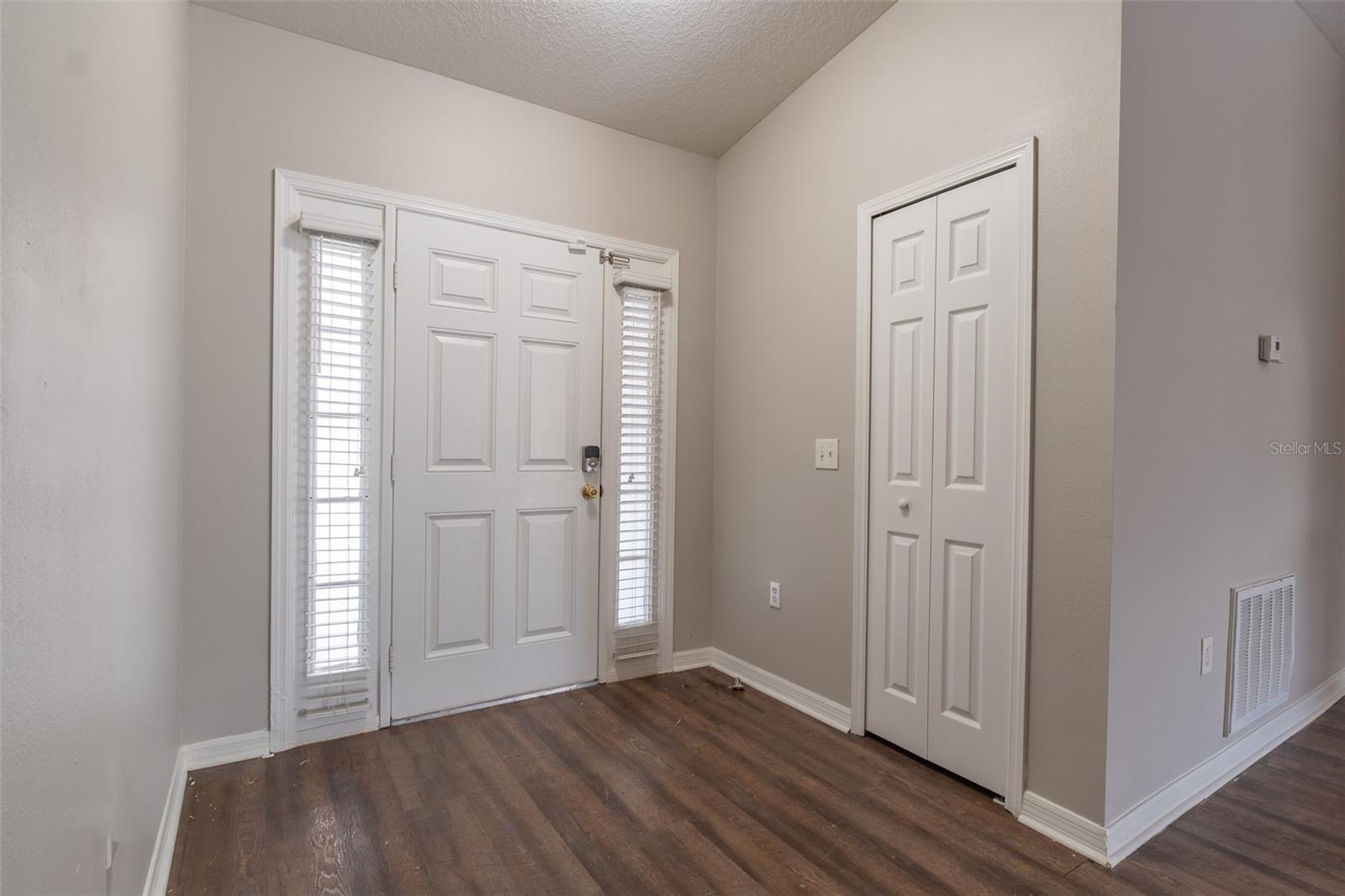 Residential in RIVERVIEW 5