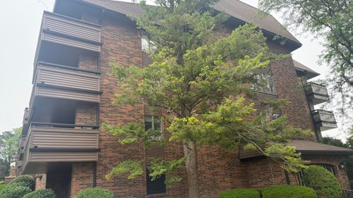 302-3181 Charlevoix Dr Se, Grand Rapids, MI, 49546-7060 | Card Image