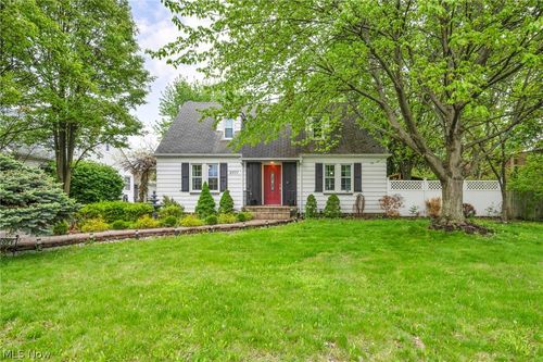 2071 Lakeview Ave, Rocky River, OH, 44116-2441 | Card Image