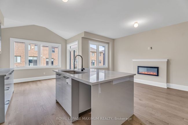 17 Bertram Gate, House attached with 4 bedrooms, 3 bathrooms and 1 parking in Whitby ON | Image 12