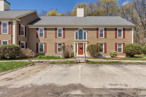 d-35 Essex Green Ln, Peabody, MA, 01960-2918 | Card Image