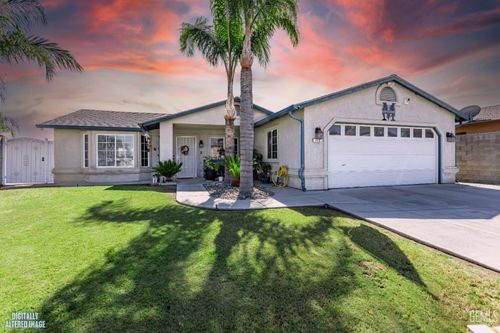 718 Florito Way, Delano, CA, 93215-4952 | Card Image