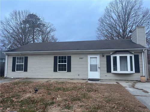 507 Michael Irvin Dr, Newport News, VA, 23608-8606 | Card Image