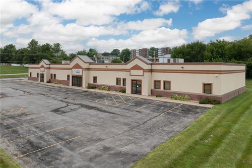 1602 N Woodbine Rd, Saint Joseph, MO, 64506-3662 | Card Image
