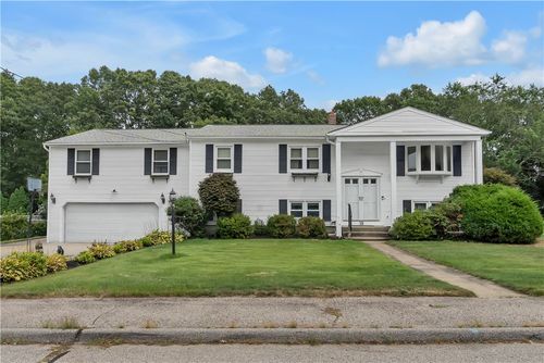 15 Driftwood Dr, Coventry, RI, 02816-8204 | Card Image