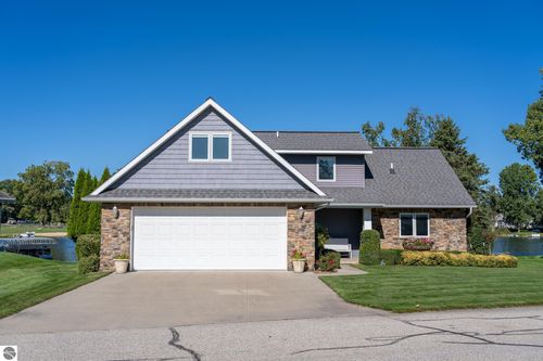 1067 Crown Point Drive, Lake Isabella, MI, 48893 | Card Image