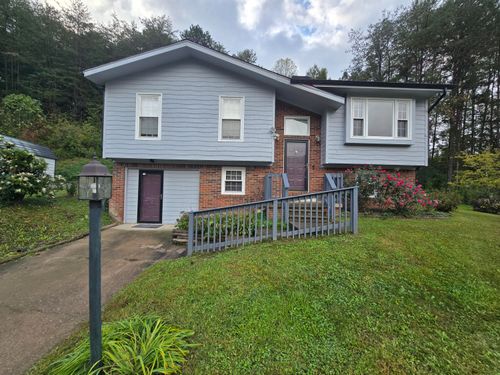 6 Hampton Ct, Middlesboro, KY, 40965-9431 | Card Image