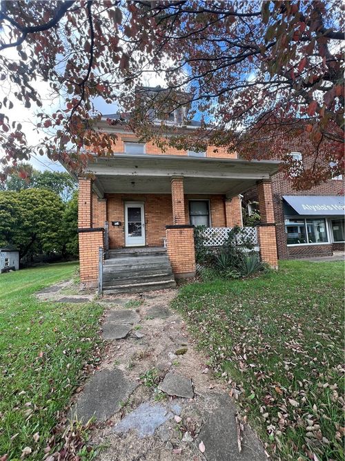 1031 E Washington St, New Castle, PA, 16101-0301 | Card Image