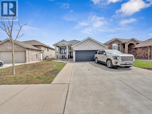 3112 Arpino Ave, Windsor, ON, N8N0A7 | Card Image