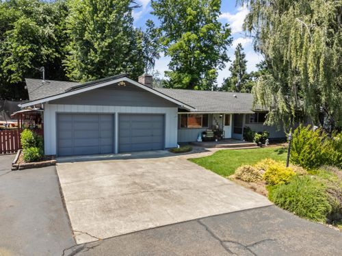 3365 Green Acres Dr, Central Point, OR, 97502-1413 | Card Image