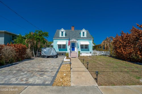 415 Poinsettia Rd, DAYTONA BEACH, FL, 32118-4931 | Card Image
