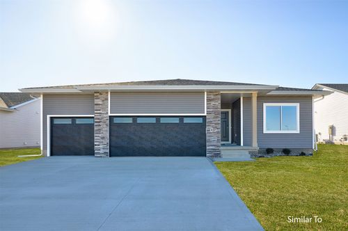 9665 Thorton Dr, Johnston, IA, 50131-2556 | Card Image