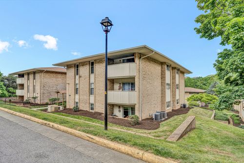 unit-3e-5260 Crossbow Cir, Roanoke, VA, 24018-9212 | Card Image