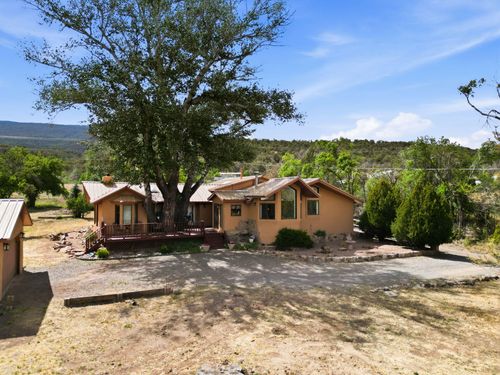 4 Cirquela Rd, Cedar Crest, NM, 87008-9711 | Card Image