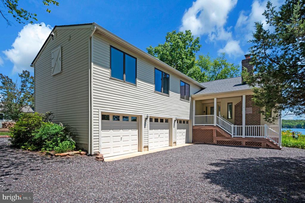 Residential in LOCUST GROVE 4