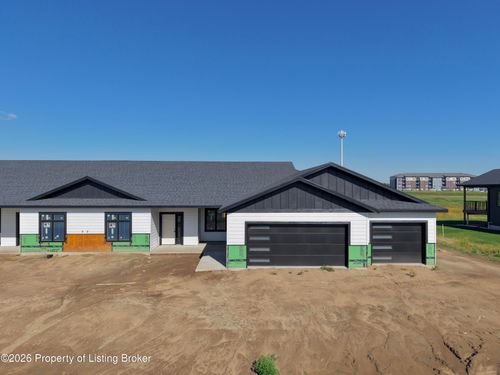 1338 44th Ave W, Dickinson, ND, 58601-7547 | Card Image