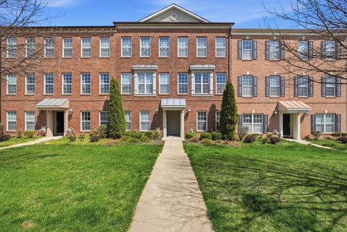 15415 Rosemont Manor Dr, HAYMARKET, VA, 20169-6273 | Card Image