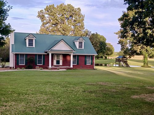 687 N Davidson Rd, Bon Aqua, TN, 37025-5043 | Card Image