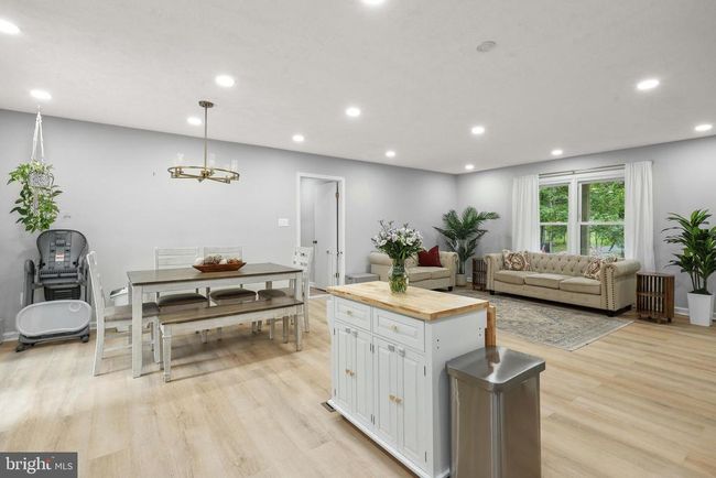 8170 Sinclair Mill Rd, House other with 4 bedrooms, 3 bathrooms and null parking in MANASSAS VA | Image 12