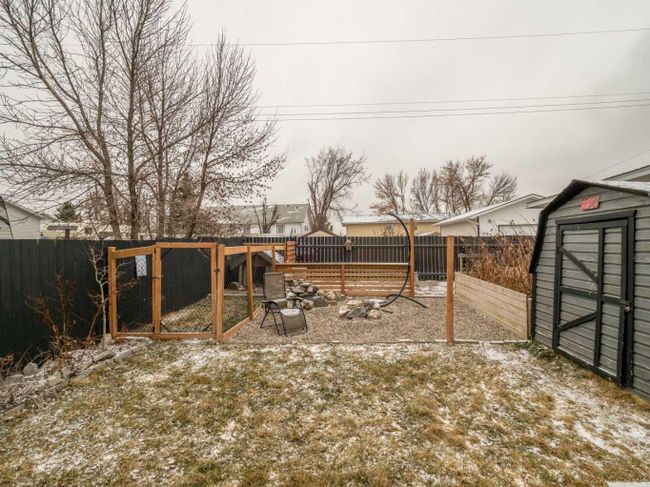1106 41 Avenue N, Home with 4 bedrooms, 2 bathrooms and 5 parking in Lethbridge AB | Image 31