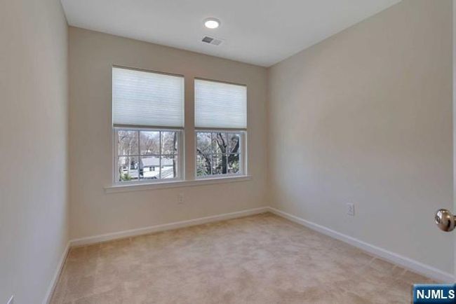 12-10 Plaza Rd, Townhouse with 3 bedrooms, 4 bathrooms and null parking in Fair Lawn NJ | Image 22